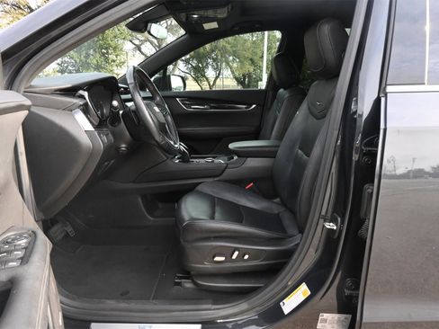 Used 2022 Cadillac XT6 Premium Luxury image 18