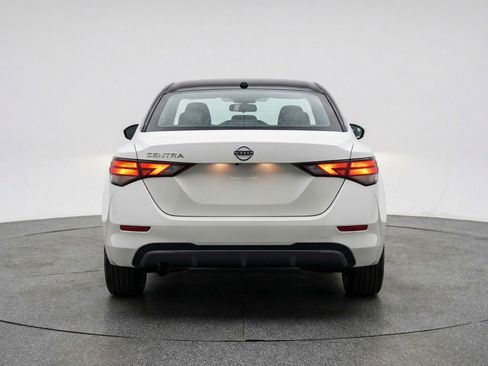 Used 2025 Nissan Sentra SV image 7