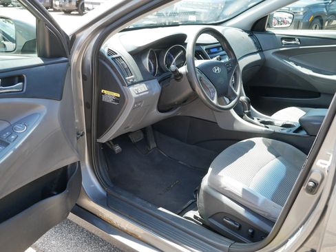 Used 2013 Hyundai Sonata GLS w/ Popular Equipment Pkg FWD image 11