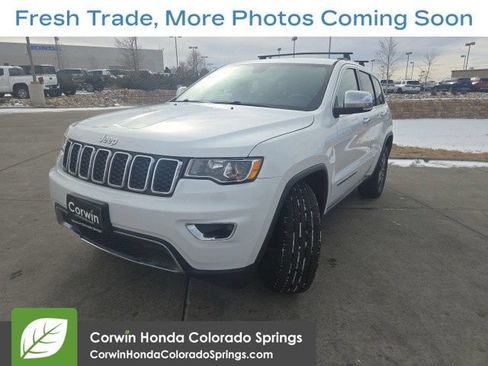 Used 2017 Jeep Grand Cherokee Limited AWD/4WD image 3