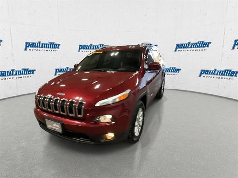 Used 2016 Jeep Cherokee Latitude image 4