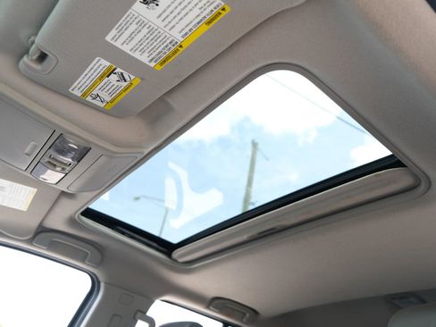 Used 2019 Nissan Frontier SL image 26