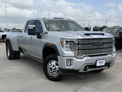 Used 2022 GMC Sierra 3500 Denali AWD/4WD image 2
