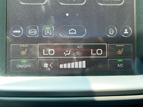 Used 2025 Subaru Outback Onyx Edition image 21