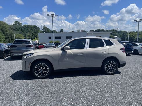 Certified 2025 BMW X3 xDrive30i w/ Premium Package image 7