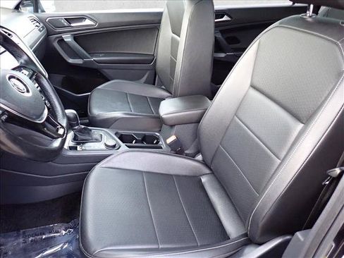 Used 2018 Volkswagen Tiguan SEL AWD/4WD image 13