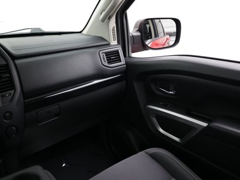 Used 2022 Nissan Titan SV RWD image 35