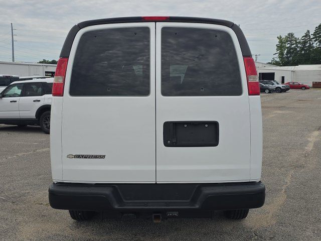 Certified 2017 Chevrolet Express 2500 RWD image 5