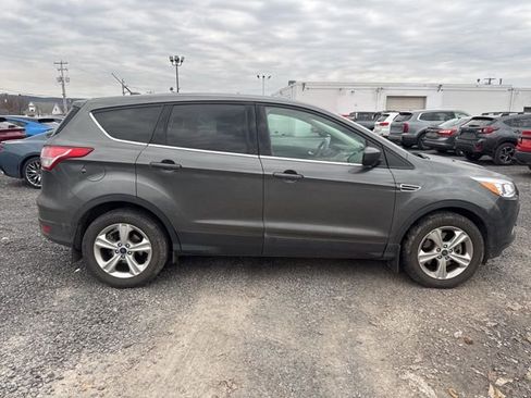 Used 2016 Ford Escape SE image 5
