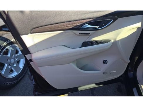 Used 2023 Buick Envision Avenir AWD/4WD image 7