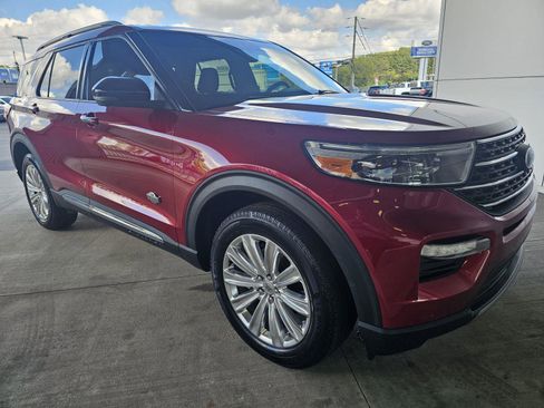 Used 2022 Ford Explorer King Ranch w/ Premium Technology Package image 7