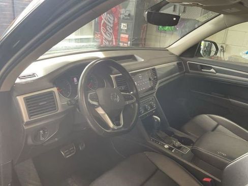 Used 2021 Volkswagen Atlas SE image 11