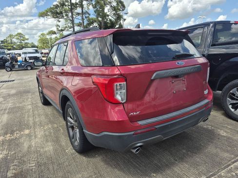 Used 2022 Ford Explorer XLT w/ Equipment Group 202A RWD image 11