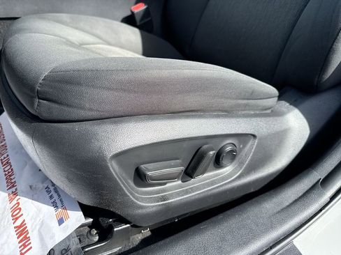 Used 2022 Toyota Camry LE image 12