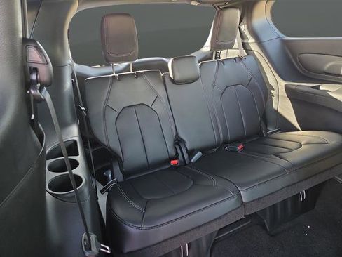 New 2026 Chrysler Pacifica Select w/ S Appearance Package image 32