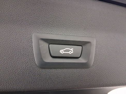 Certified 2023 BMW X4 xDrive30i image 17