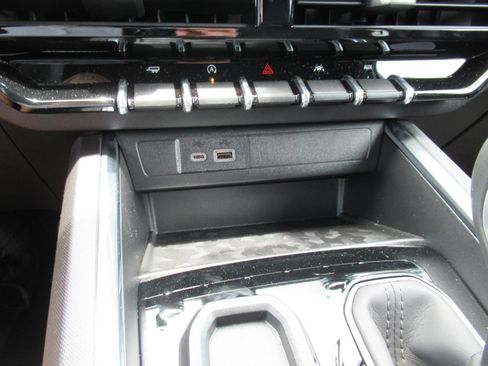 New 2026 GMC Canyon Elevation w/ Convenience Package RWD image 26