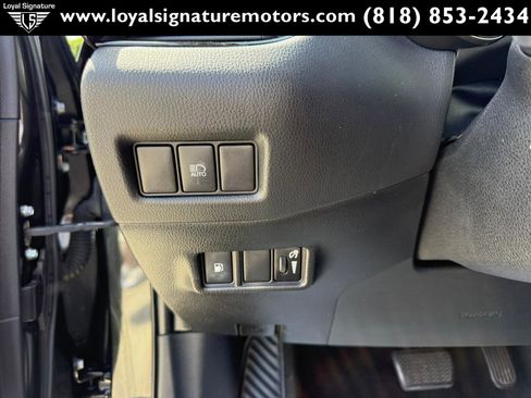 Used 2018 Toyota C-HR XLE FWD image 18
