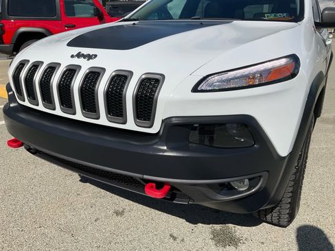 Used 2014 Jeep Cherokee Trailhawk AWD/4WD image 29