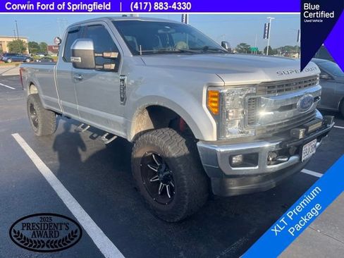 Used 2017 Ford F250 XLT w/ XLT Premium Package AWD/4WD image 4