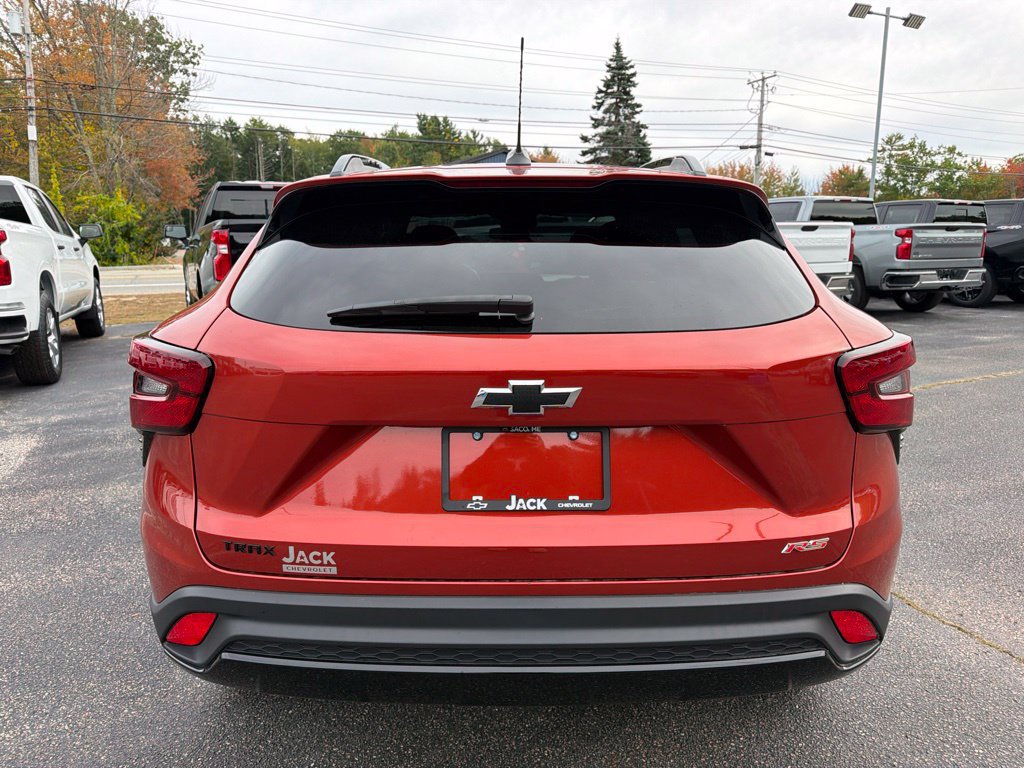 Used 2024 Chevrolet Trax RS w/ Driver Confidence Package FWD image 6