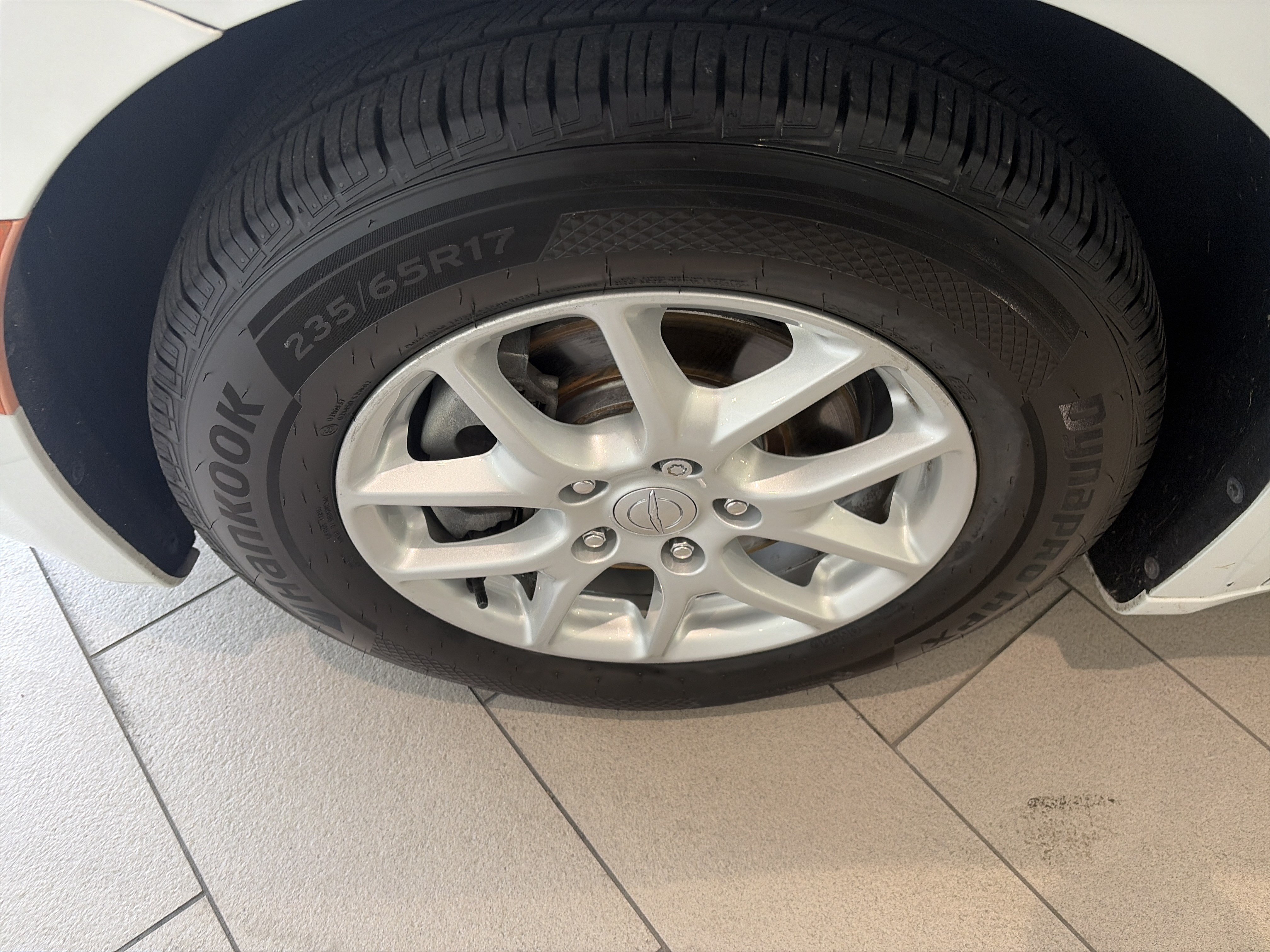 Used 2017 Chrysler Pacifica LX FWD image 7