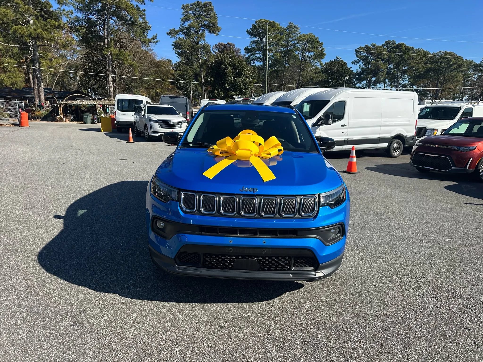 Used 2022 Jeep Compass Latitude FWD image 3