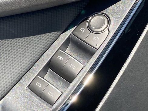 New 2026 Chevrolet Equinox RS w/ Convenience Package III FWD image 21