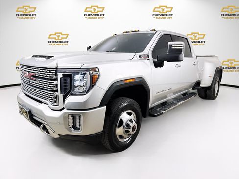 Used 2022 GMC Sierra 3500 Denali AWD/4WD image 4