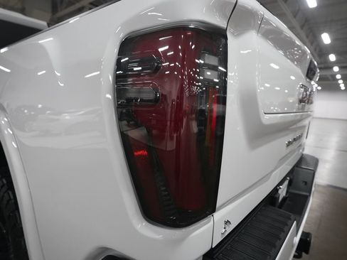 Used 2025 GMC Sierra 2500 AT4 w/ AT4 Preferred Package AWD/4WD image 30