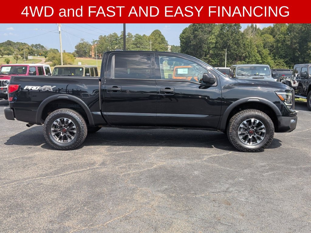 Used 2023 Nissan Titan PRO-4X AWD/4WD image 3