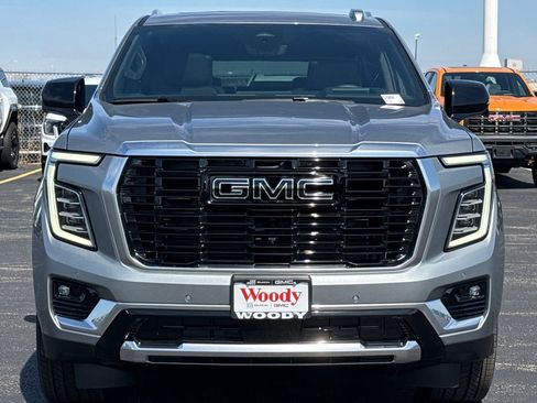 New 2026 GMC Yukon XL Denali w/ Denali Reserve Package image 4