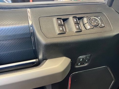 Used 2019 Ford F150 Lariat w/ Equipment Group 502A Luxury AWD/4WD image 12
