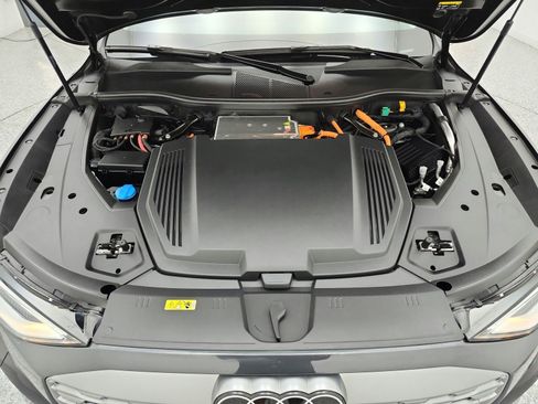 Used 2024 Audi Q8 e-tron Premium Plus AWD/4WD image 16