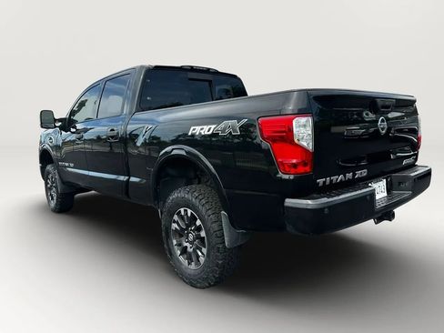 Used 2017 Nissan Titan PRO-4X w/ Pro-4x Convenience Package AWD/4WD image 12