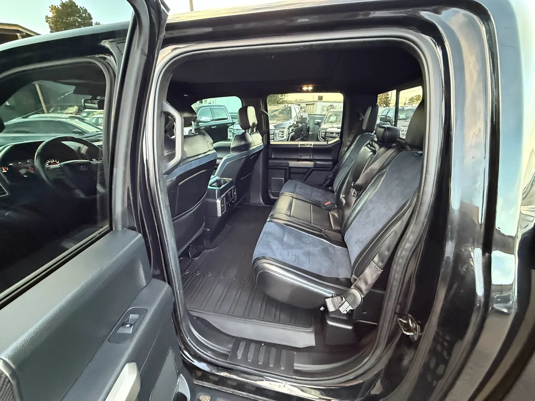 Used 2019 Ford F150 Raptor w/ Equipment Group 802A Luxury AWD/4WD image 15
