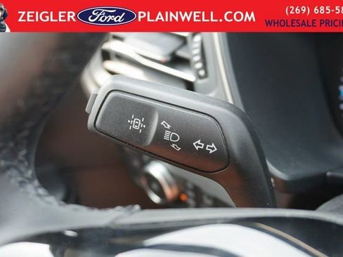Used 2022 Ford Escape SEL image 25