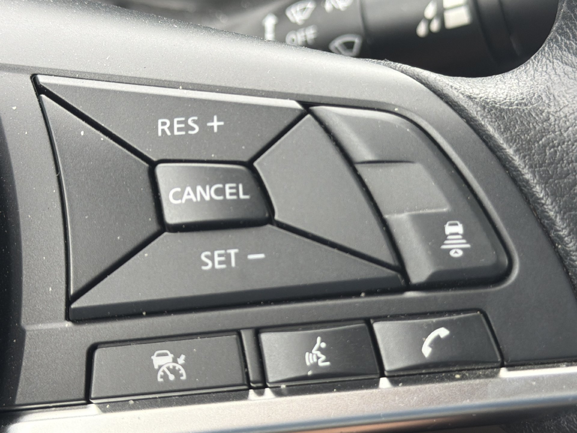 Used 2025 Nissan Sentra SV w/ Trunk Package FWD image 29