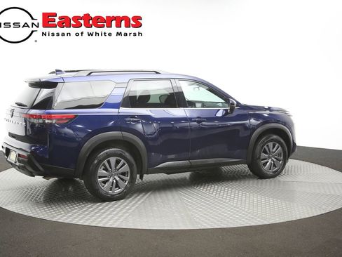 Used 2025 Nissan Pathfinder SV FWD image 41