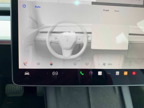 Used 2023 Tesla Model 3 Standard Range image 24