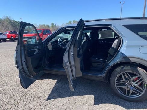 New 2026 Ford Explorer ST image 18