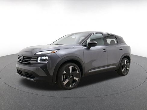 Used 2026 Nissan Kicks SR AWD/4WD image 3