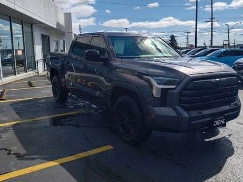 Used 2022 Toyota Tundra SR5 AWD/4WD image 2
