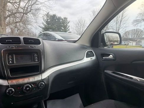 Used 2011 Dodge Journey Mainstreet image 10