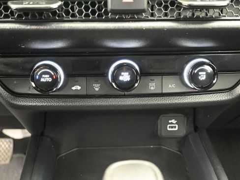 Certified 2024 Honda HR-V LX image 17