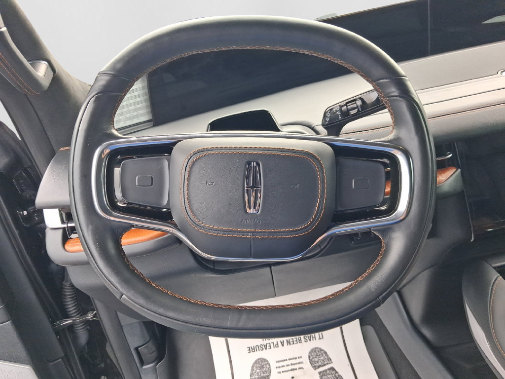 Used 2025 Lincoln Navigator Black Label AWD/4WD image 28