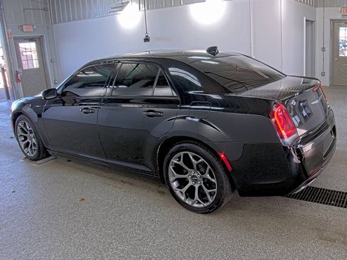 Used 2018 Chrysler 300 S w/ Safetytec Plus Group image 6