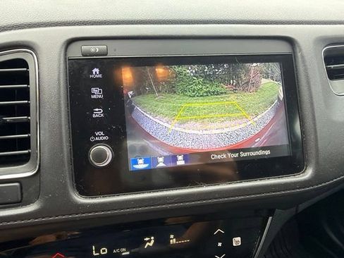 Used 2020 Honda HR-V Touring image 6