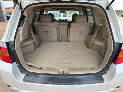 Used 2010 Toyota Highlander Limited w/ Extra Value Pkg 7 FWD image 17