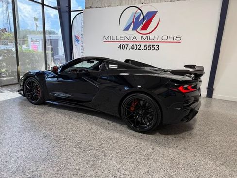 Used 2025 Chevrolet Corvette Z06 w/ Z07 Performance Package RWD image 19